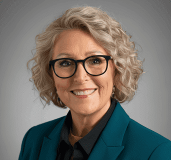 Catrina-Headshot-cropped